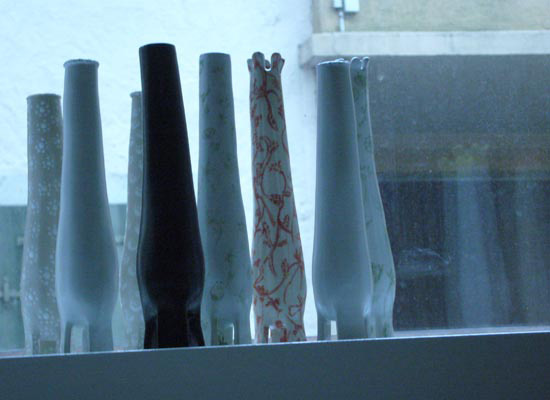 Vases dans l'atelier